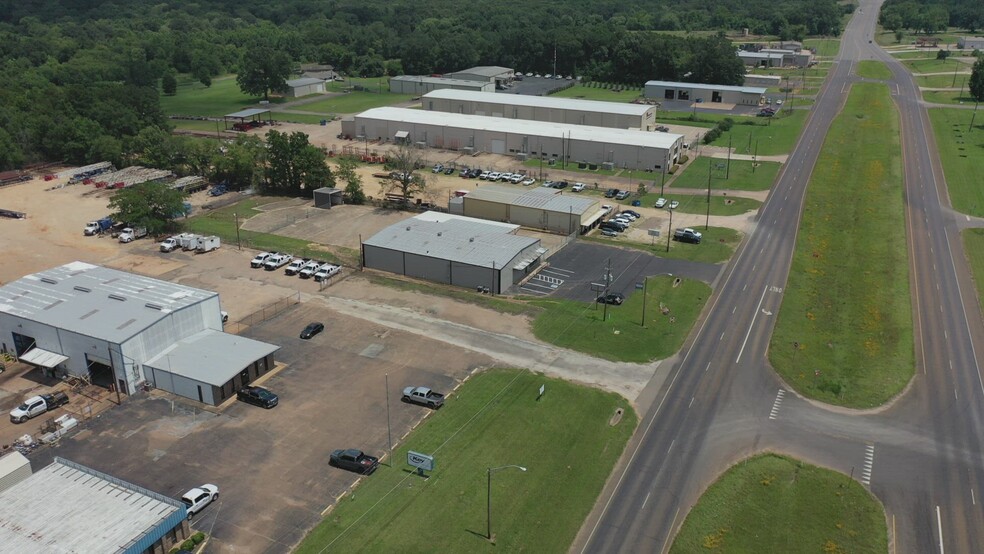 2312 TX-135 Hwy, Kilgore, TX for lease - Commercial Listing Video - Image 2 of 27