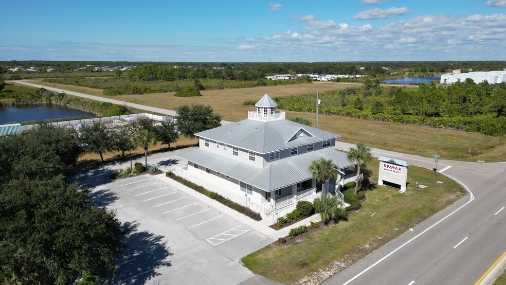 8379 Gasparilla Rd, Port Charlotte, FL for sale - Building Photo - Image 2 of 18