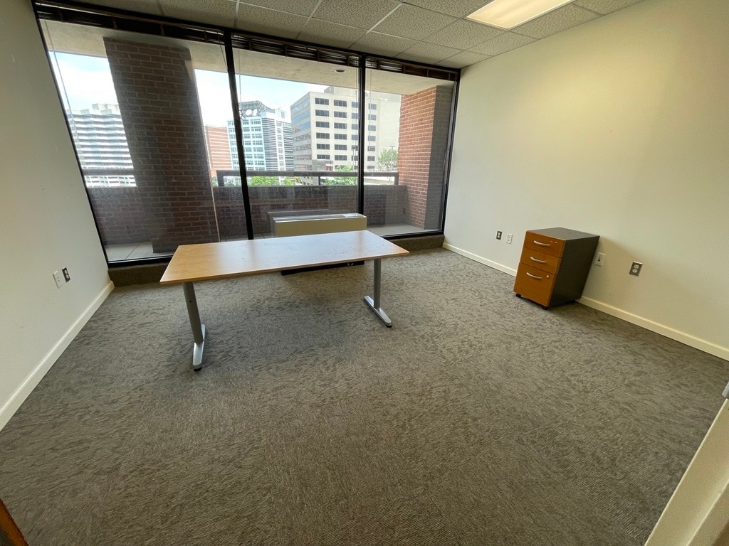 1110 Bonifant St, Silver Spring, MD for lease Interior Photo- Image 1 of 2
