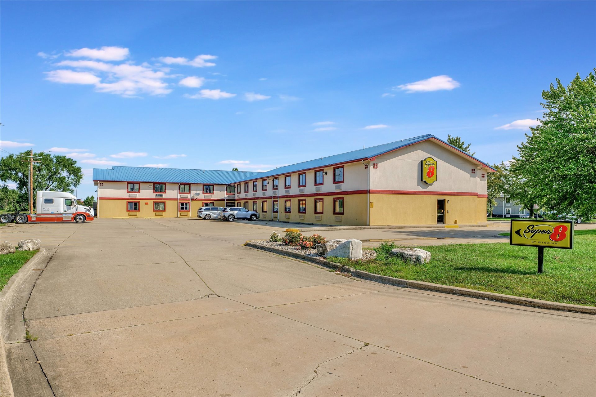 202 W Marketview Dr, Champaign, IL for sale Building Photo- Image 1 of 1
