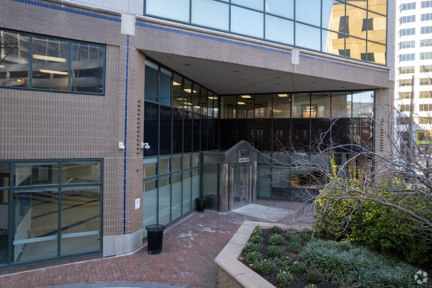 3600 Market St, Philadelphia, PA for lease - Building Photo - Image 3 of 4