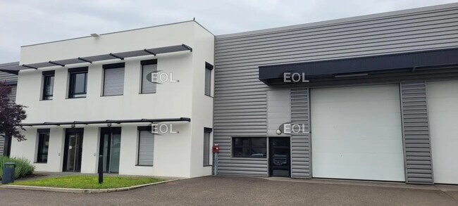 Location Local d'activités 491 m²