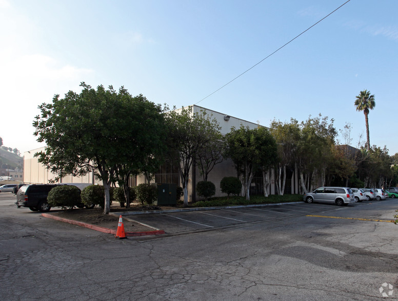 8660 Hayden Pl, Culver City, CA for lease - Building Photo - Image 1 of 4