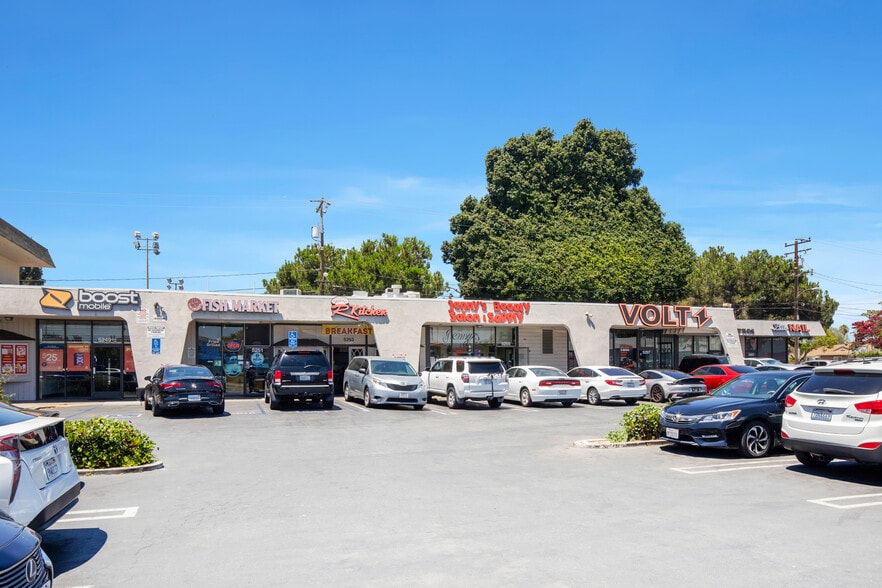 5237-5263 Paramount Blvd, Lakewood, CA for sale - Building Photo - Image 3 of 30
