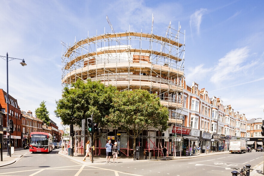 4 London Rd, Twickenham for sale - Building Photo - Image 1 of 7