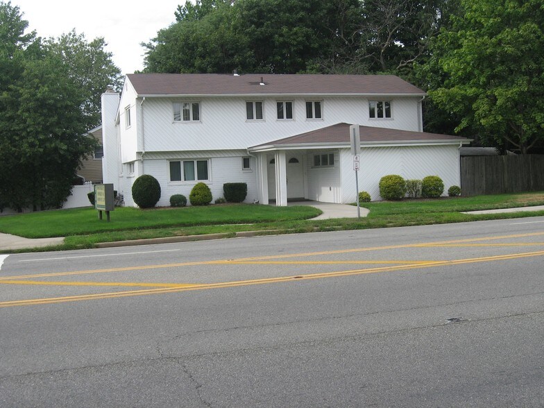980 Old Country Rd, Plainview, NY for sale - Primary Photo - Image 1 of 1