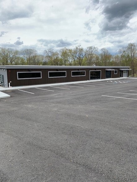 408 Commerce Rd, Vestal Township, NY for lease - Building Photo - Image 3 of 3