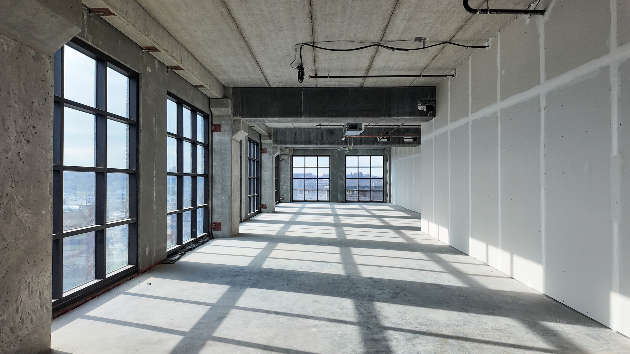 150 E 4th Pl, Sioux Falls, SD for lease Interior Photo- Image 1 of 4