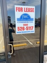 4008 E Stan Schlueter Loop, Killeen, TX for lease Interior Photo- Image 2 of 12