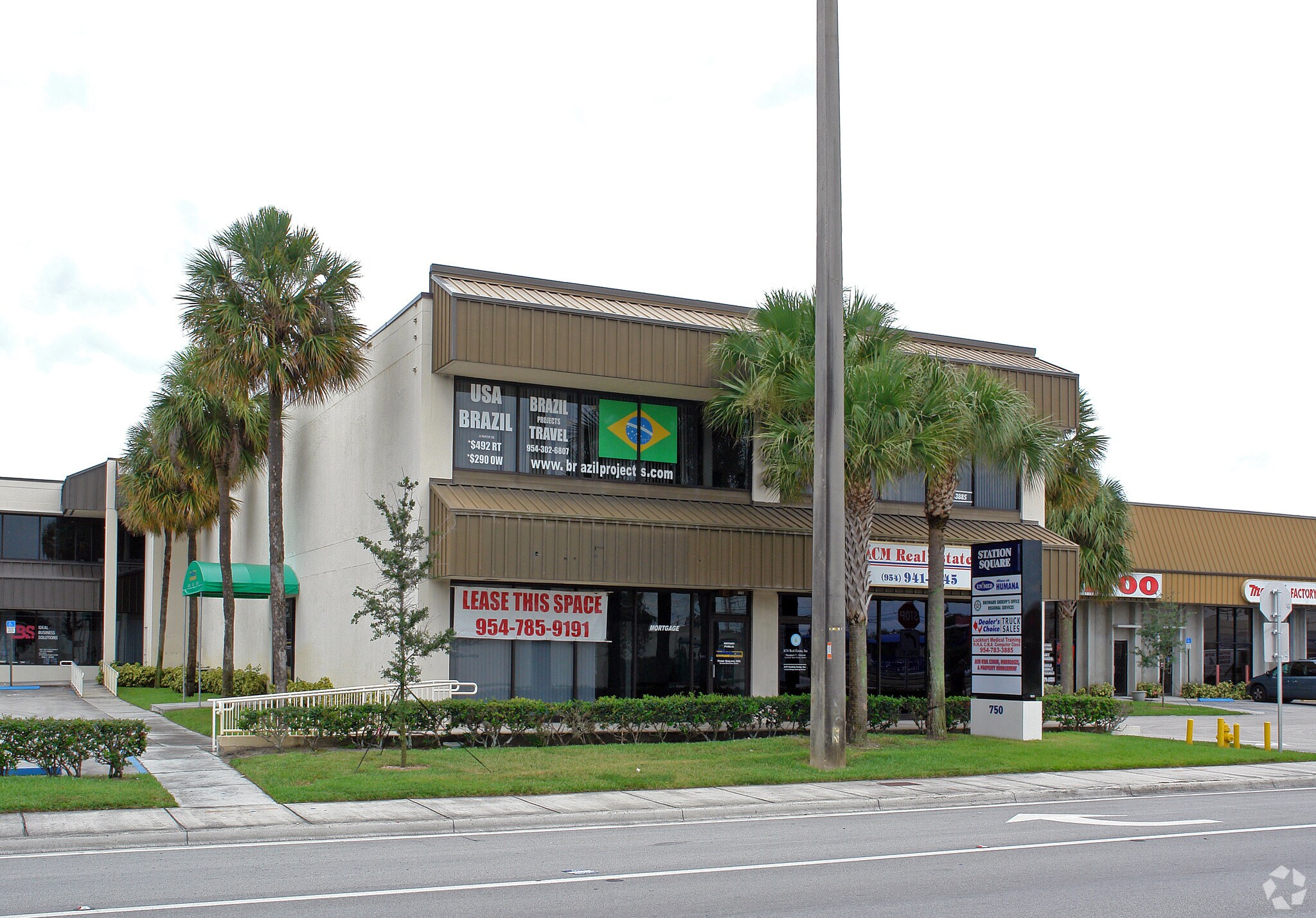 750 E Sample Rd, Pompano Beach, FL 33064 Extra Space Storage
