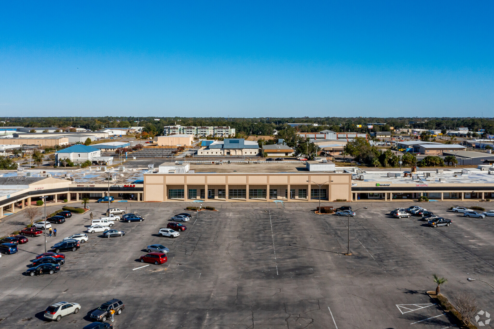 3300 N Pace Blvd, Pensacola, FL 32505 - Town & Country Plaza | LoopNet