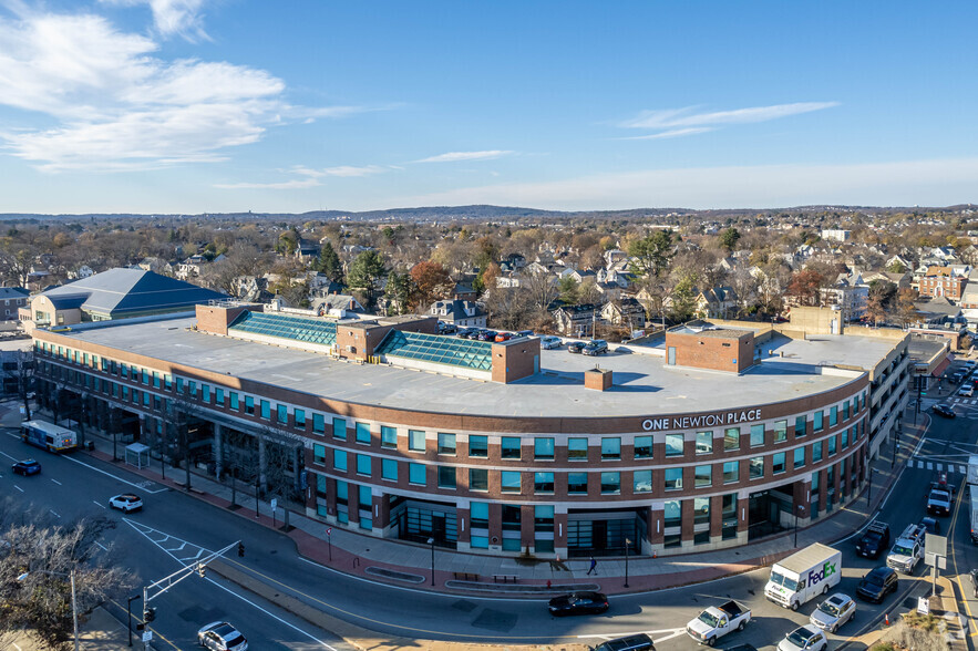 275 Washington St, Newton, MA for lease - Primary Photo - Image 1 of 9