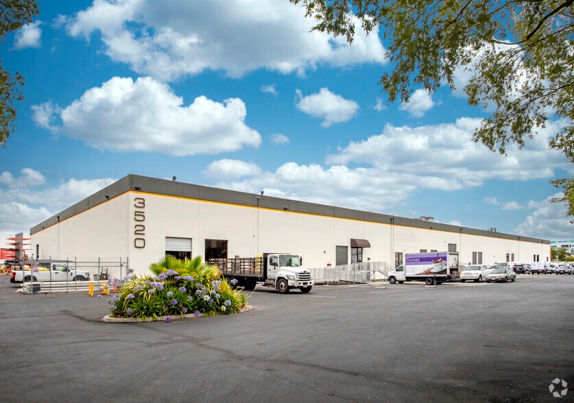 3520 Thomas Rd, Santa Clara, CA for lease - Primary Photo - Image 1 of 3