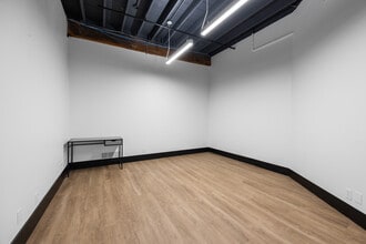 2100 N Main St, Fort Worth, TX for lease Interior Photo- Image 2 of 5