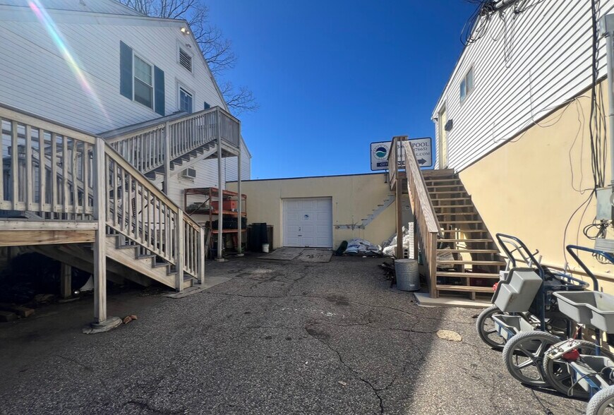 92 Camp Ave, Stamford, CT for sale - Building Photo - Image 1 of 1