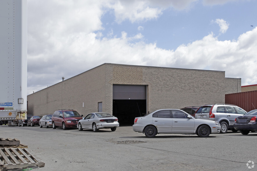 12 Strathearn Av, Brampton, ON for lease - Building Photo - Image 2 of 4