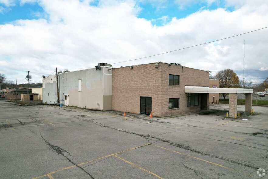 1701-1713 Lyell Ave, Rochester, NY for sale - Primary Photo - Image 1 of 1