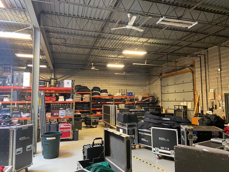 255269 E Helen Rd, Palatine, IL 60067