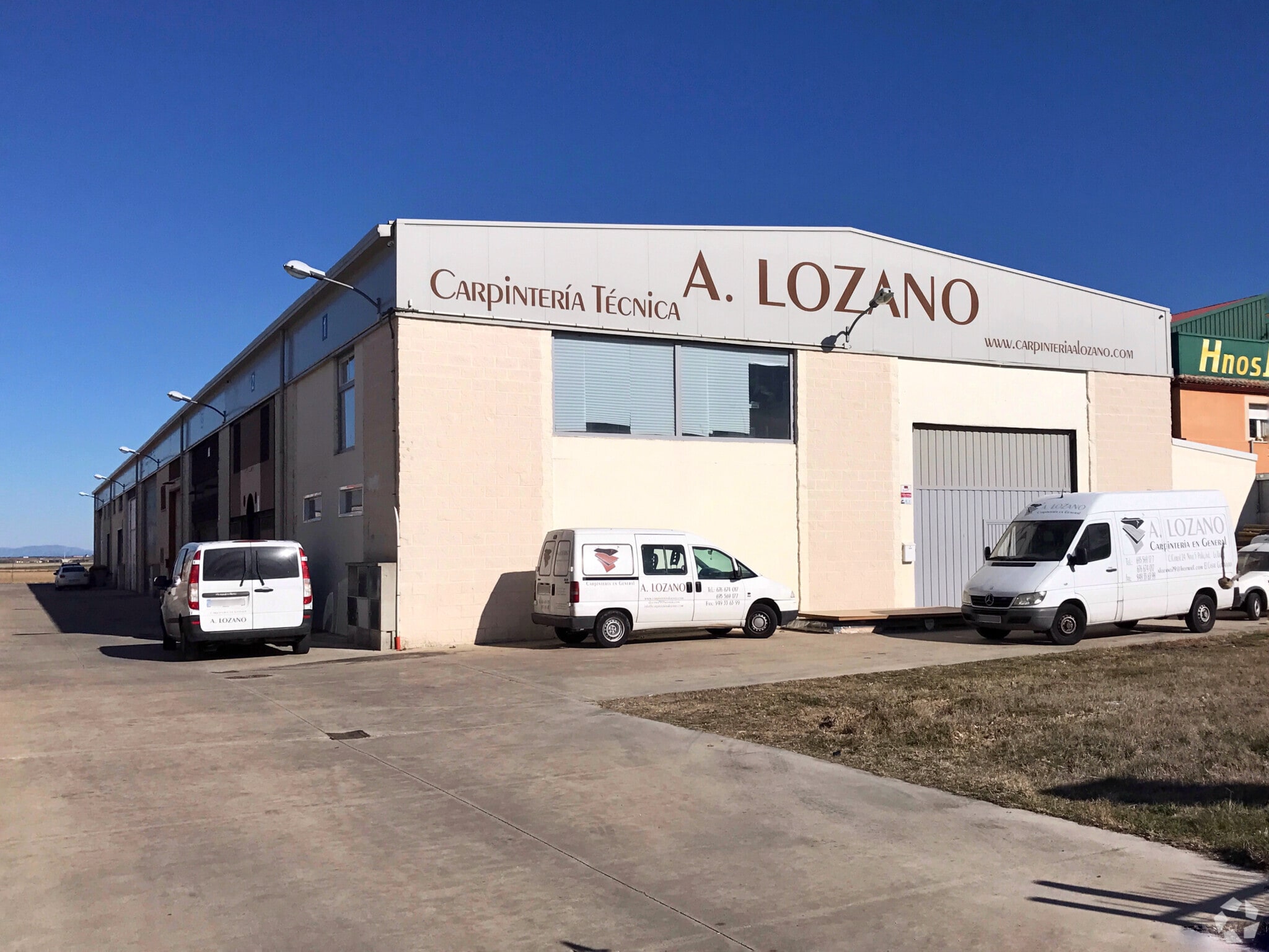 Industrial in El Casar, Guadalajara for sale Primary Photo- Image 1 of 3