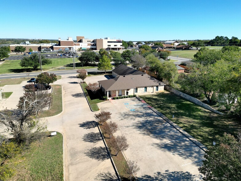 924 Foster Ln, Weatherford, TX for lease - Building Photo - Image 2 of 33