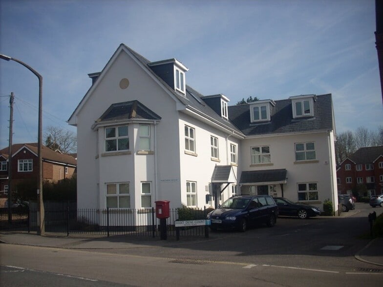 Bridge Rd, Bagshot for lease - Building Photo - Image 1 of 7