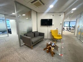 Office in Levallois-Perret for lease Lobby- Image 2 of 6