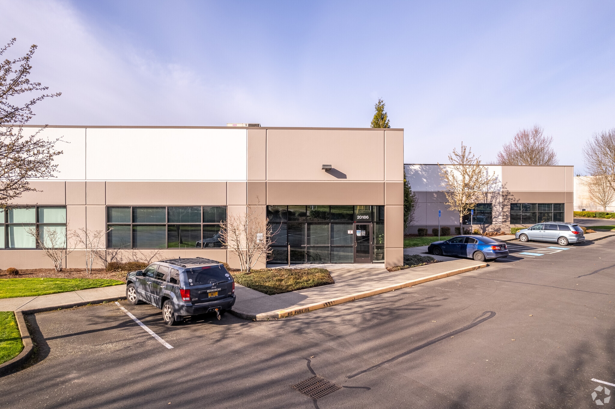 20160-20198 SW 112th Ave, Tualatin, OR for lease Building Photo- Image 1 of 7