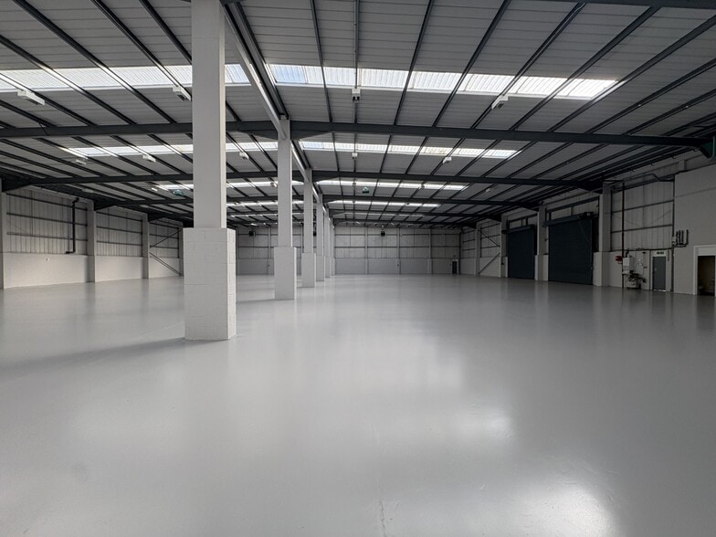 Olds Approach, Watford for lease - Interior Photo - Image 3 of 5