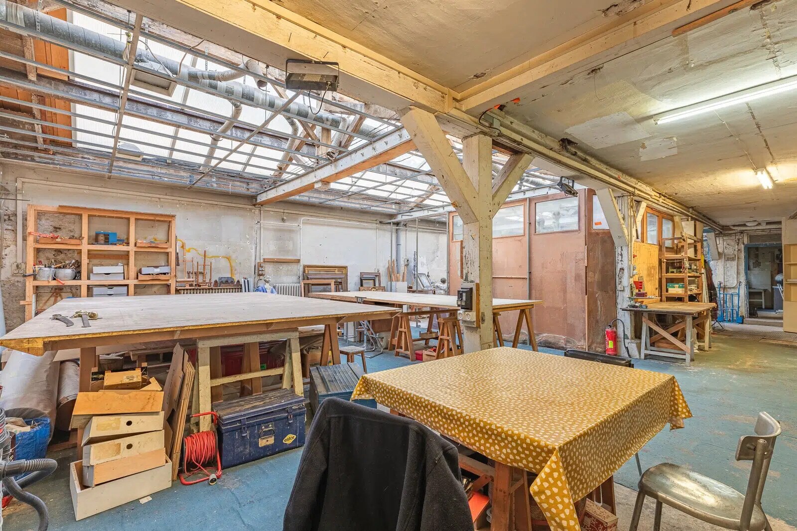 Office in Paris for sale Building Photo- Image 1 of 9