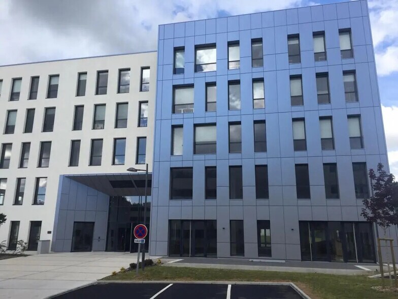 1 Avenue Emilie Du Châtelet, Nantes for lease - Building Photo - Image 2 of 5