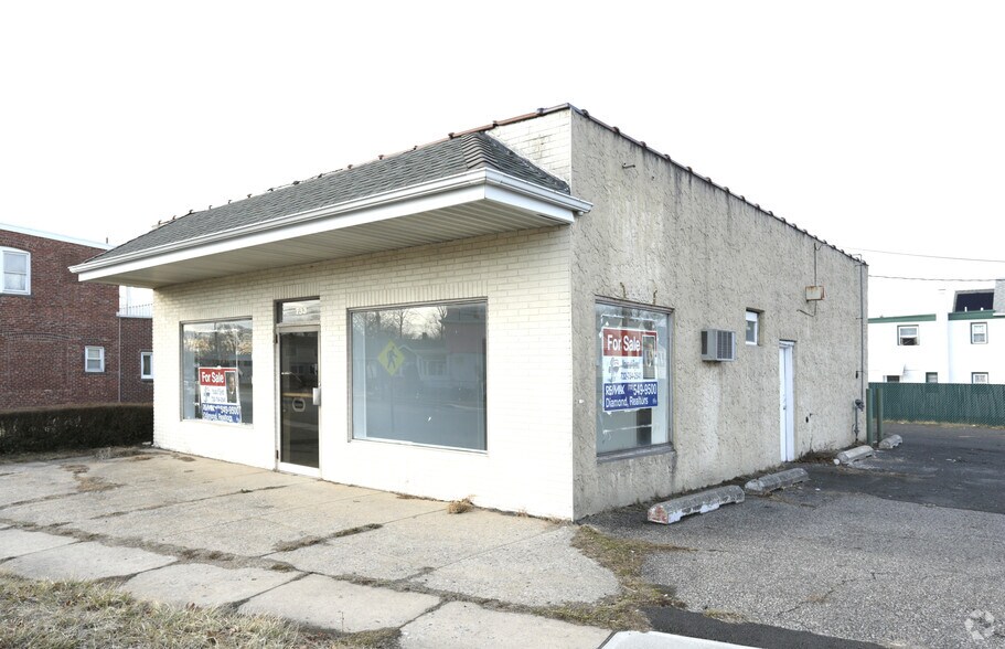 733 King Georges Rd, Fords, NJ for sale - Primary Photo - Image 1 of 1