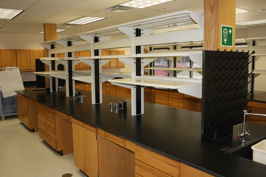 1615 Golden Aspen Dr, Ames, IA for lease - Building Photo - Image 3 of 13