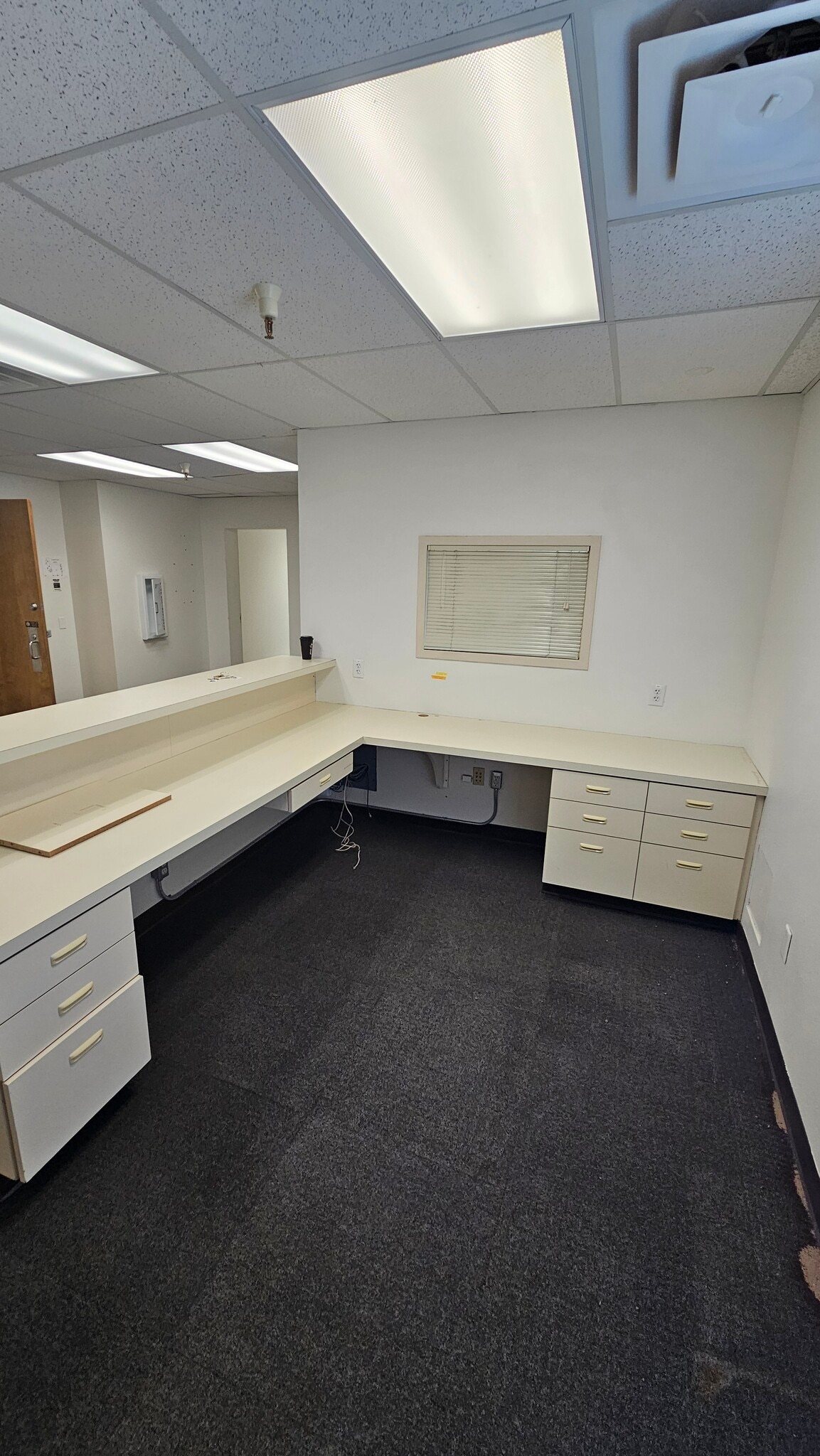665 E Anderson, Idaho Falls, ID for lease Interior Photo- Image 1 of 17