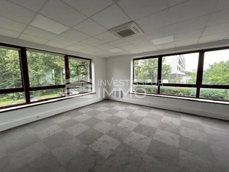Office in Champs-sur-Marne for lease - Interior Photo - Image 1 of 10