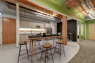 440 N Wells St, Chicago, IL for lease Interior Photo- Image 2 of 8