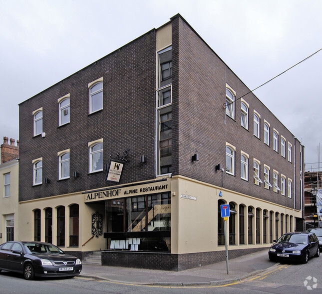 9-10 Cross St, Preston for lease - Building Photo - Image 2 of 3