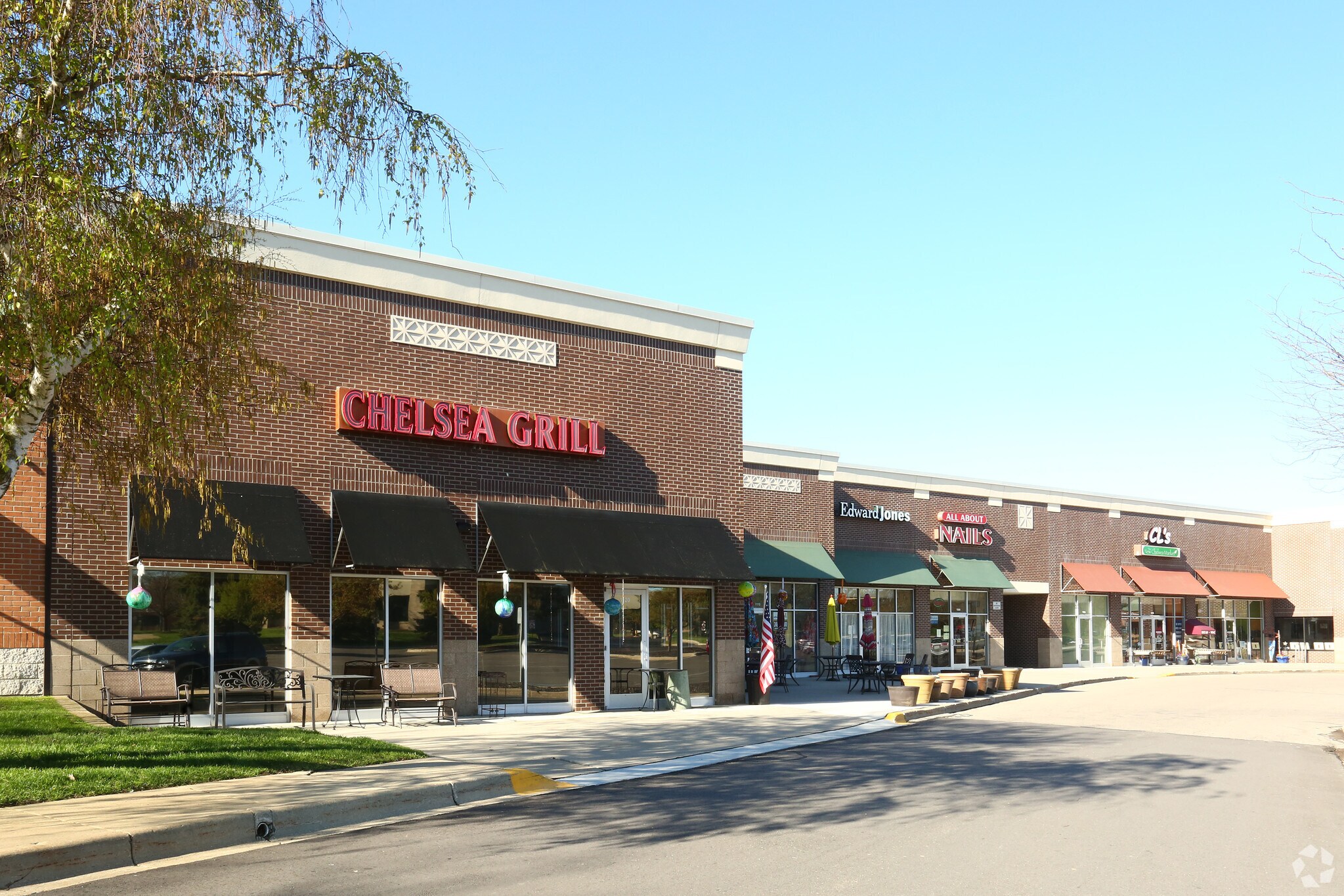 10201120 S Main St, Chelsea, MI, 48118 Retail Space For Lease