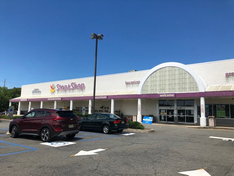 40 Washington Ave, Dumont, NJ 07628 Washington Commons