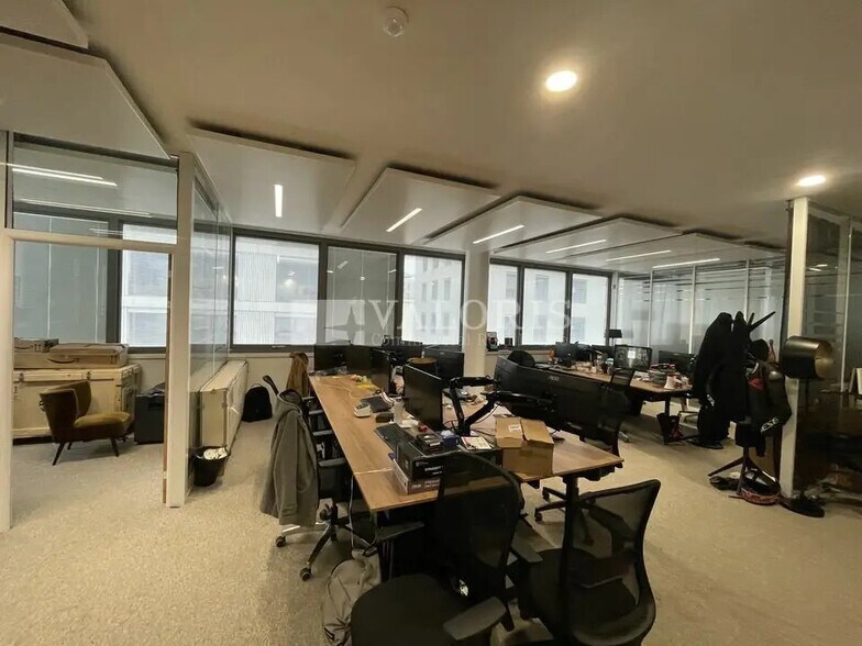 Office in Lyon for lease - Interior Photo - Image 3 of 22