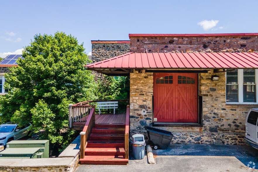 4 Rockbourne Ave, Clifton Heights, PA for lease - Building Photo - Image 3 of 8