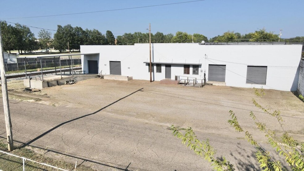 803 9th St S, Columbus, MS for lease - Building Photo - Image 2 of 22