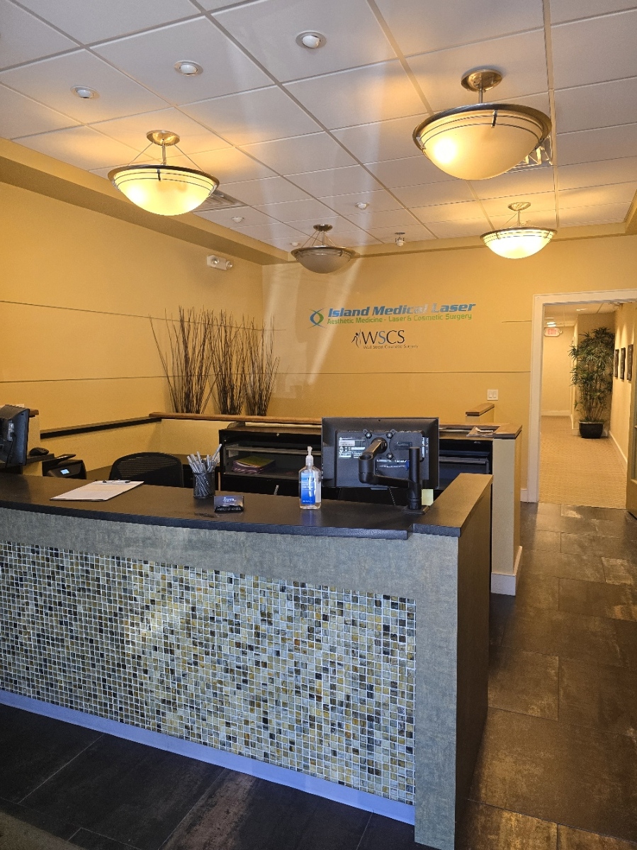 118-124 Glen Cove Rd, Roslyn Heights, NY for lease Lobby- Image 1 of 11