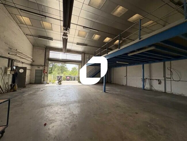 Location Bureaux 498 m²