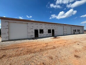 2575 Louisville Rd, Bowling Green, KY for lease Building Photo- Image 2 of 8