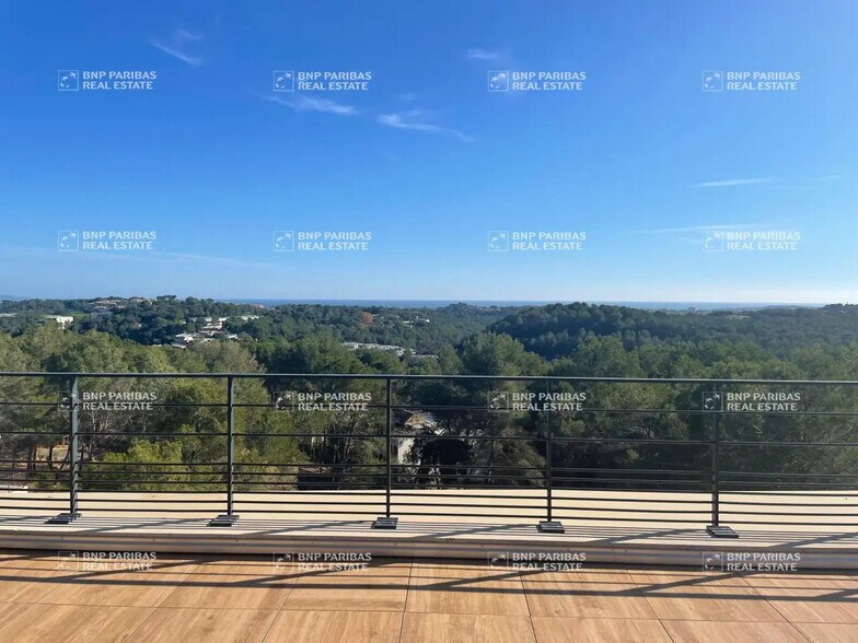 Office in Valbonne for lease - Building Photo - Image 2 of 21