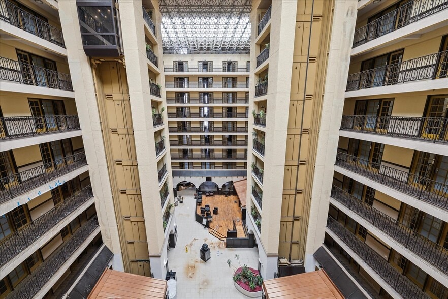 9090 Southwest Fwy, Houston, TX for sale - Building Photo - Image 3 of 26