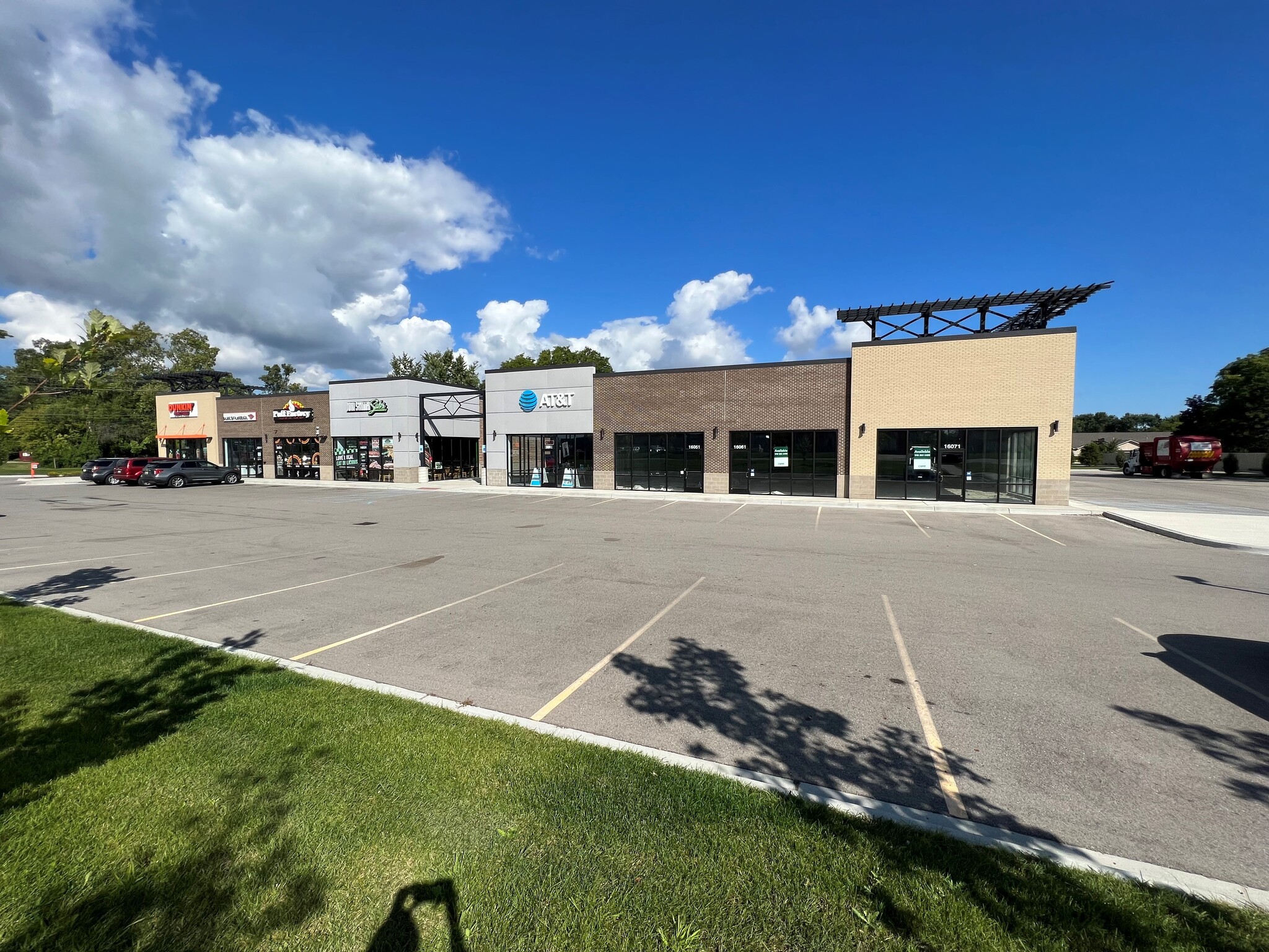 16001-16071 15 Mile Rd Rd, Clinton Township, MI for lease Building Photo- Image 1 of 5