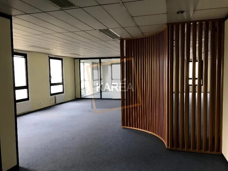 Office in Lognes for lease - Interior Photo - Image 2 of 5