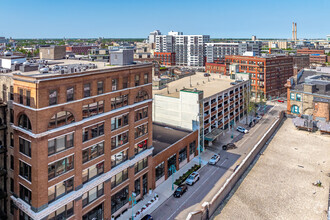 239 E Chicago St, Milwaukee, WI - aerial  map view