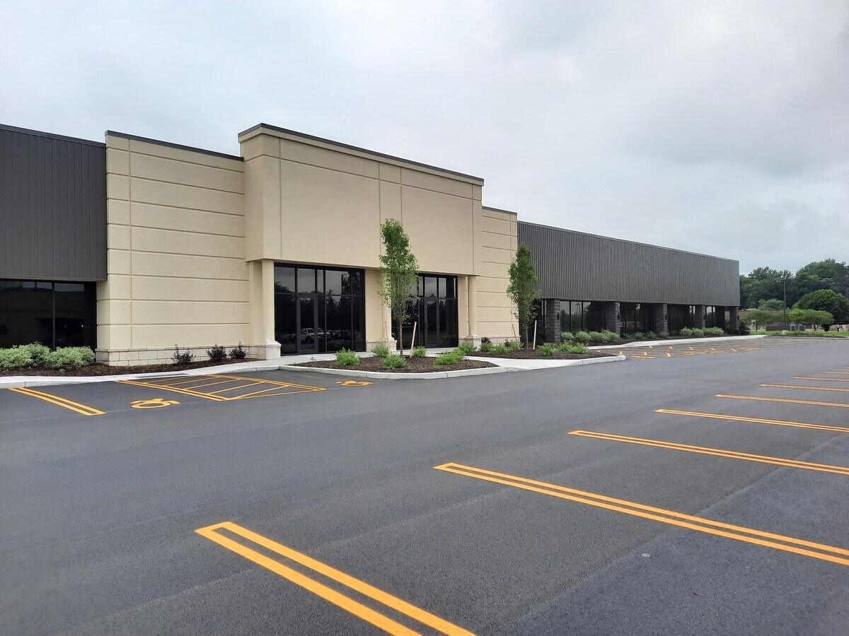 1119 Corporate Dr, Farmington, NY 14425